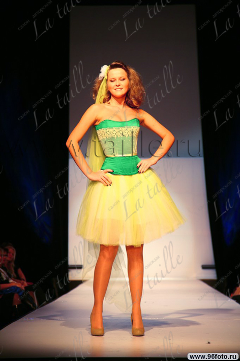 Корсет "Цветная фата"